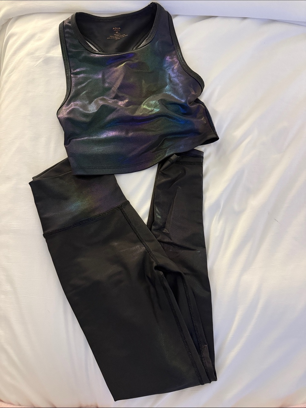 Aqua Black Iridescent Cropped Sports Bra & Black Leggings
